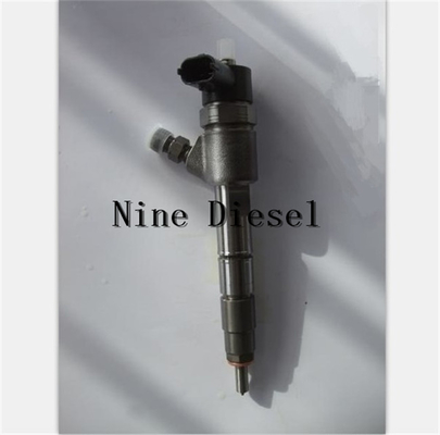 Injetor diesel 0445110454 com bocal DLLA150P2272, válvula F00VC01359